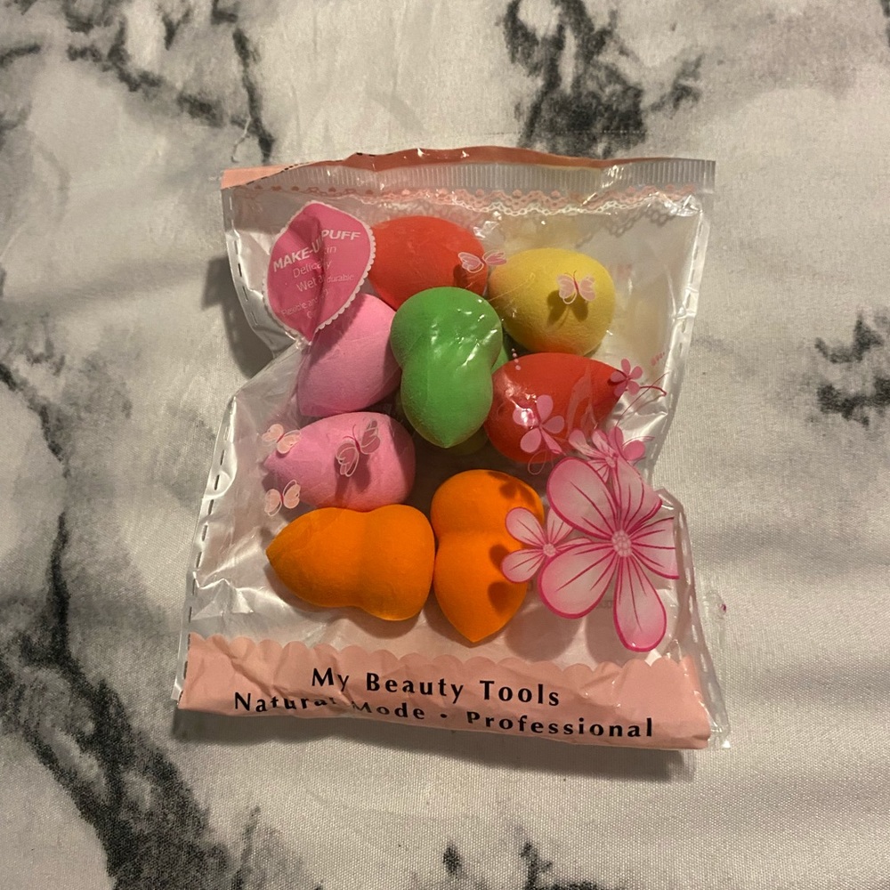 NWT mini beauty sponges
